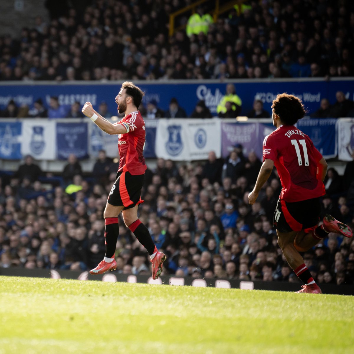 🔴 2020/21: 28 goals, 18 assists  
🔴 2021/22: 10 goals, 13 assists  
🔴 2022/23: 14 goals, 13 assists  
🔴 2023/24: 15 goals, 13 assists  
🔴 2024/25: 10 goals, 12 assists  

Bruno is single-handedly keeping Man Utd afloat.