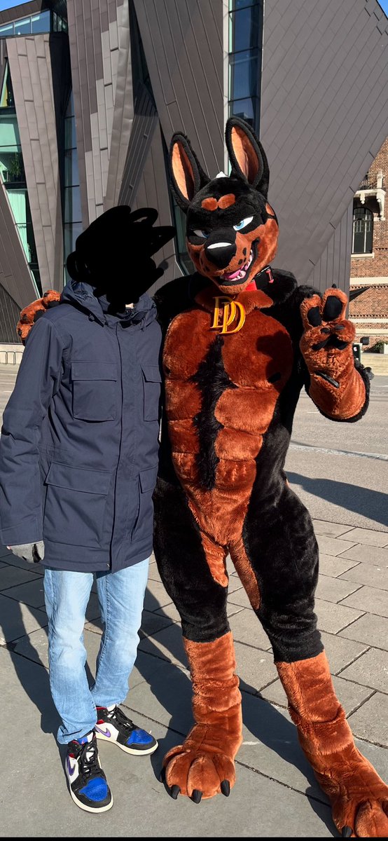 Cant believe i ran into <a href="/Duke_Doberman/">🥃 ᴰᵤᵏᵉ the 👑 ᴅᴏʙᴇʀᴍᴀɴ</a> by pure chance 😁
Big thanks again for the quick photo 🥹