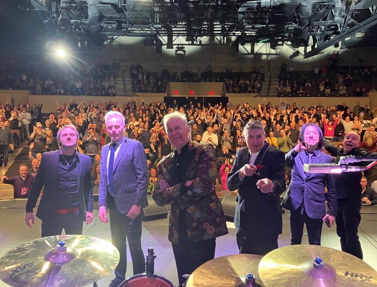 Martin Fry (@abcfry) on Twitter photo The legendary end of show moment <a href="/BCMusicCenter/">Brown County Music Center</a> #browncounty #indiana #abc2025 I can see you in the second row The legendary end of show moment <a href="/BCMusicCenter/">Brown County Music Center</a> #browncounty #indiana #abc2025 I can see you in the second row
