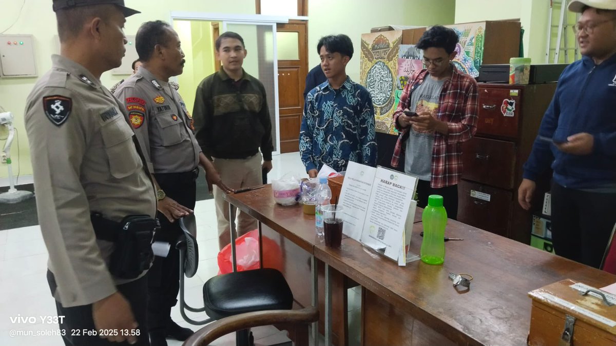 PolrestaSleman's tweet photo. @merapi_uncover Terima kasih atas infonya
Peristiwa pencurian tersebut sudah ditangani Polsek Bulaksumur dan sedang di tahap penyelidikan. Petugas telah mendatangi TKP untuk mengumpulkan keterangan korban dan saksi dan serta rekaman CCTV. https://t.co/WTcxLslg2n