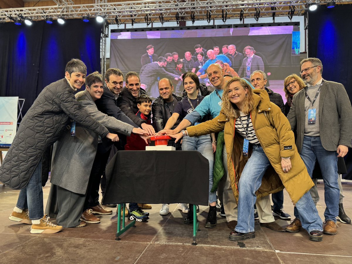 Arrasateko Udala tweet media