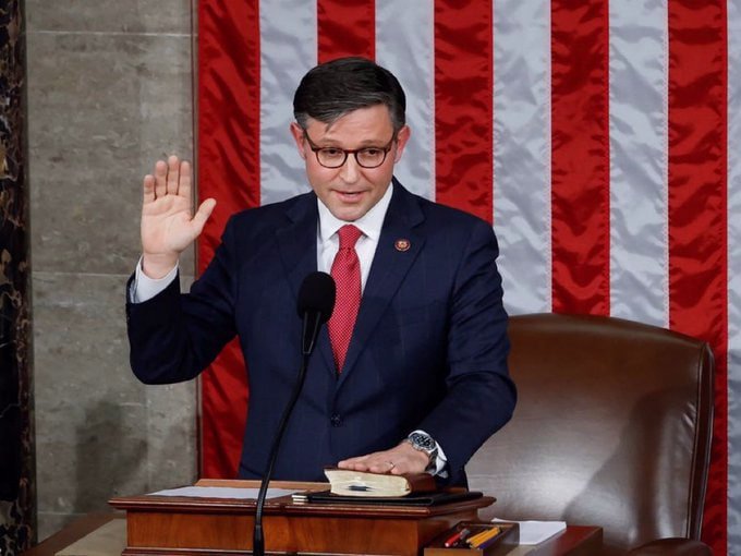 SaveAmericaNew's tweet image. 🚨BREAKING: Speaker Mike Johnson announces House GOP will introduce bill requiring voters to prove US citizenship. 

Do you support this bill?

YES  or NO