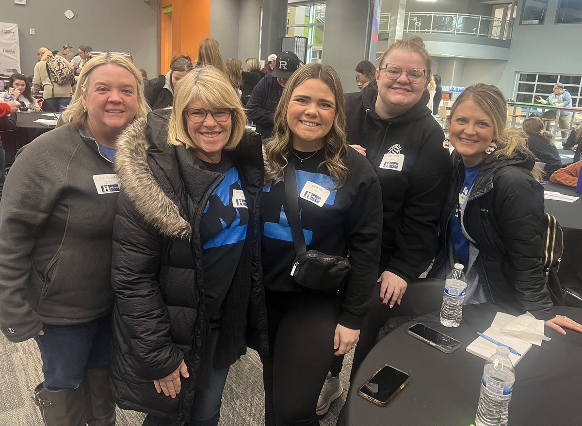 #EdCampNKY Ready for a great day of learning with this <a href="/TME_tigers/">Taylor Mill Elementary #TMGenius</a> team!! <a href="/TheKCSD/">Kenton County School District</a>