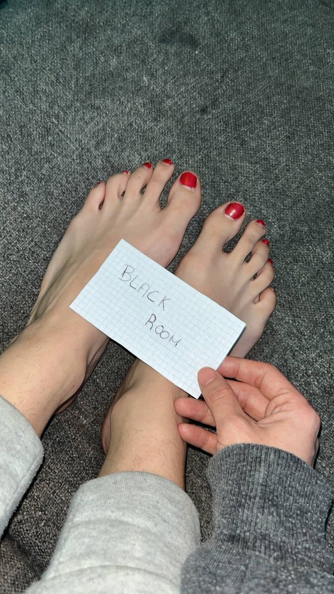 blackroomfeet's tweet image. @tudiosapreciosa 🇪🇸 from Spain makes us this beautiful dedication 💞
Follow us to enjoy more beautiful feet in the world ✨

#pieslindos #piecitos #deditos #rednails #solesandtoes #prettyfeet 
#blackroomfootmodels