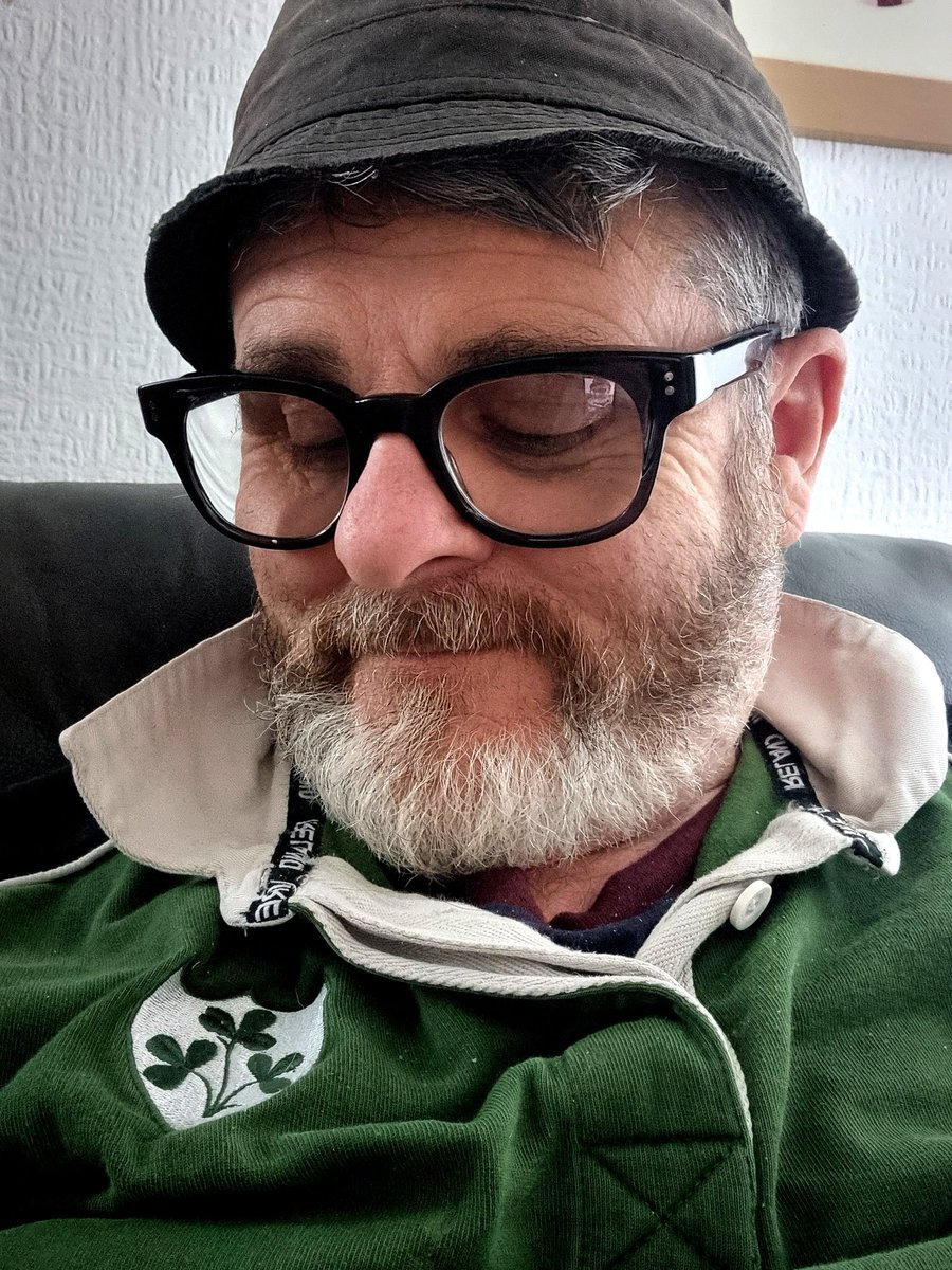 C'mon IRELAND ☘️☘️☘️

#SixNations 
<a href="/IrishRugby/">Irish Rugby</a>