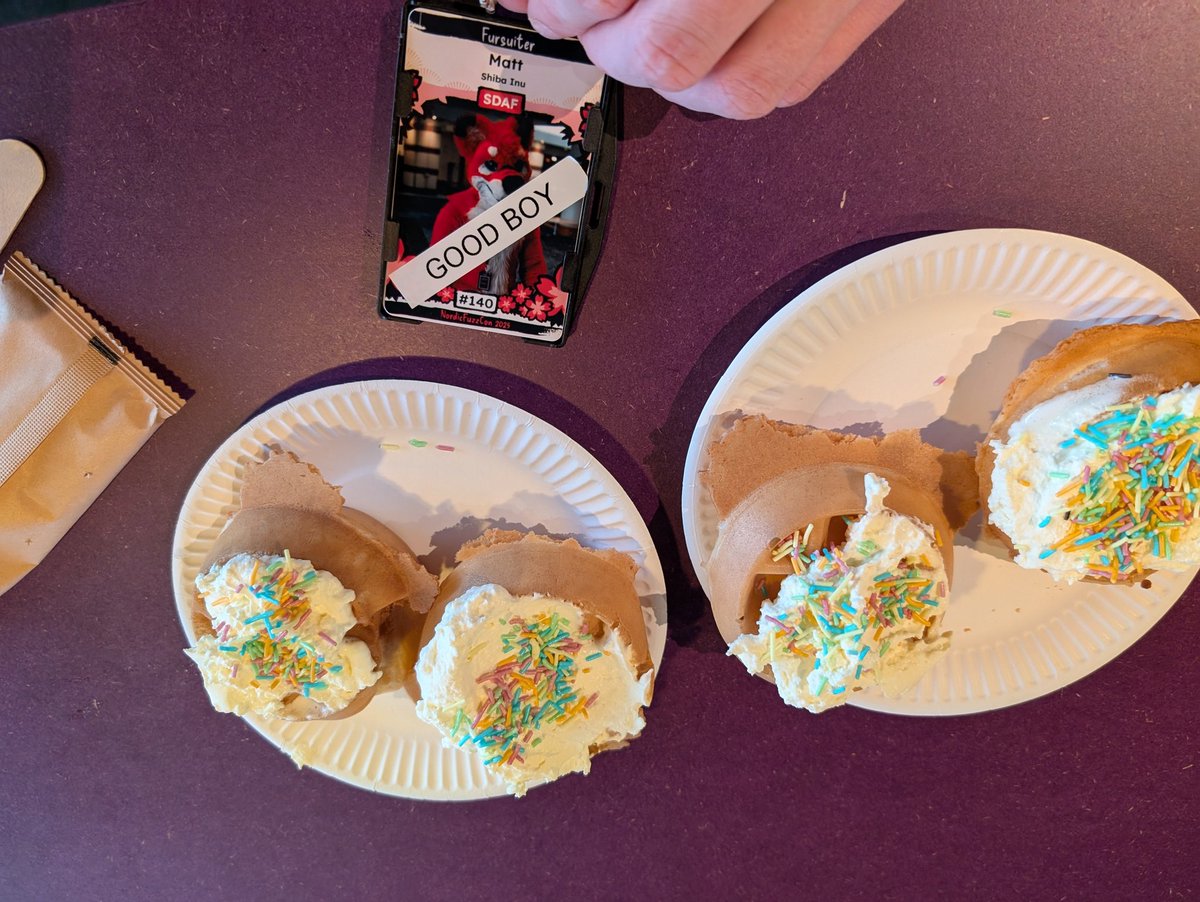 I am a good boy, good boy gets waffles !