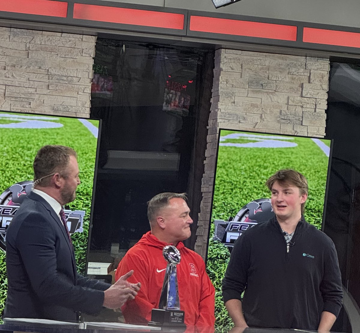 Searcy High School Lion quarterback Johnny Bell won "Best Pass" at last night's Fearless Friday Awards. Take a look at Johnny &amp; Coach McFarland on Fox 16 at the 4:33 mark of this link! Johnny is the son of Lindsey Bell &amp; John Bell. Congratulations, Johnny!
fox16.com/video/fearless…