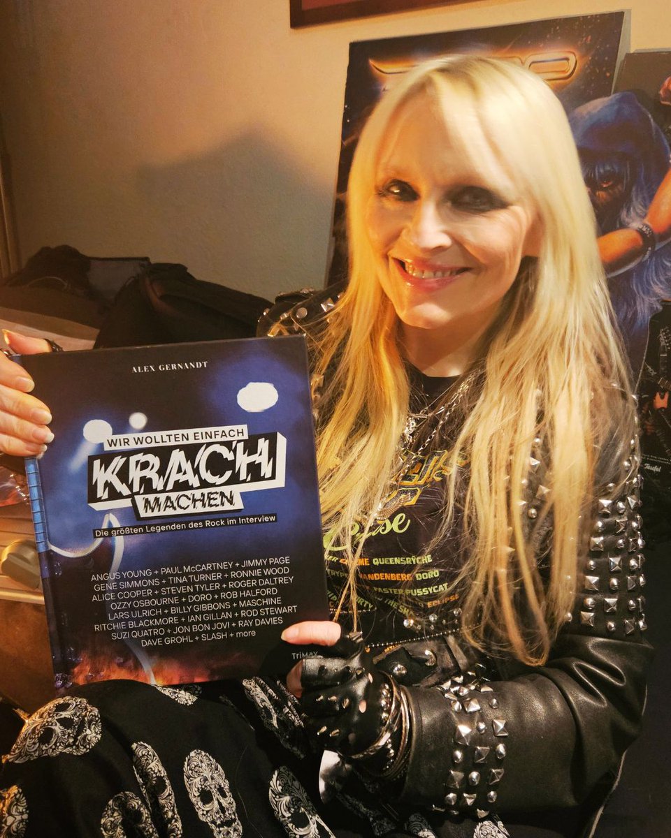 DoroOfficial's tweet photo. Proud to be a big part of this fantastic book by #AlexGernandt - "Wir wollten einfach Krach machen" / "We just wanted to make noise" - , feat. interviews w/ some of the coolest colleagues (just zoom into the pic!). Really good read!
🤘💪❤️🙏
#Love, #Doro

#doropesch
#warlock https://t.co/c5pMO6elgA