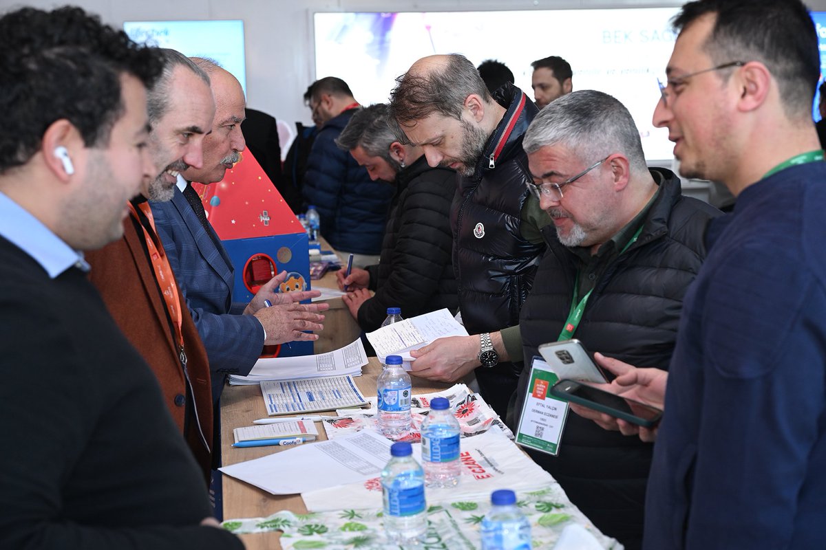 BEKVitrin's tweet photo. 13. BEKVitrin Avantaj Günleri’nin üçüncü gününde de cazip koşullarla alışverişlerini gerçekleştiren ortaklarımız; sokak lezzetleri köşemiz, resim atölyemiz ve diğer aktivite alanlarında aileleriyle birlikte eğlenceli vakit geçirdi.

#BEKVitrin #BEKVitrin2025 #BursaEczaKoop https://t.co/2O9SoEV4Ju