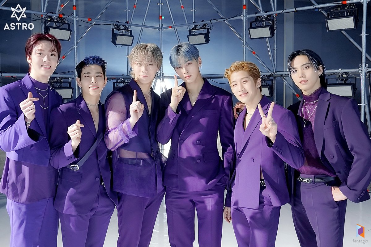 chaco_tag1's tweet photo. これから10年、20年、30年…
ずっと一緒お祝いしようね💜

#아름답고_찬란한_아스트로_9주년 https://t.co/wtRvKmOqST
