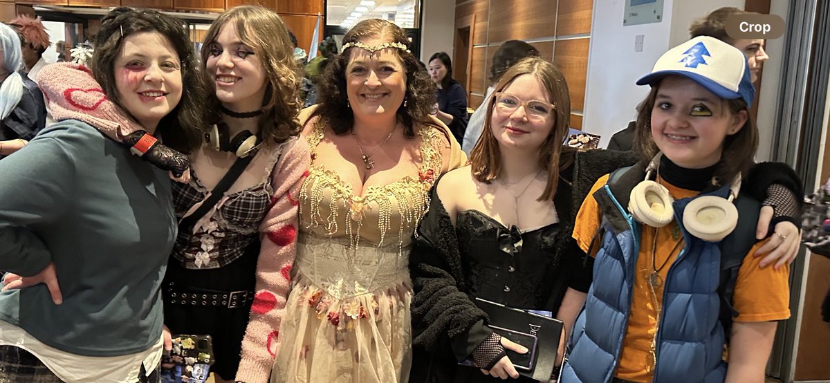 Coach_relewin's tweet photo. Here we are again at an anime convention. Loving it.
@relewin #animegirl #animeedit #writerslife #author #wellness #thechildrenofpisces https://t.co/7YN9vBUB4y