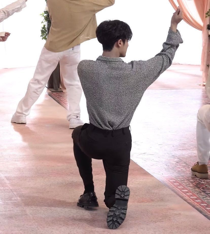 bo_minghani's tweet photo. 민규님은 예로부터 허리얇기로 유명한 강아지다 https://t.co/JqtS1tNTmF