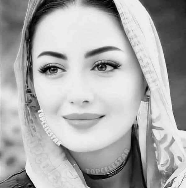 عزيزتي نفسي
أنا فخورةٌ بك كنتِ جديرة بكُلّ المَواقف الّتي شكّلت الشخص الذي أنتِ عليه وجعلتكِ أكثر نُضجا ووعيا
آمل أن تُصبح الأمورُ أبسَط وأكثر خفّة بالنسبة لكِ، أن تمضينَ بدروبك دُون الحاجة لأطواق النّجاة، وألا تتخبّطين في وجهاتٍ لا تُناسبك. 
كوني كما عهدتك قويّة، مُثابرة، وحنونه