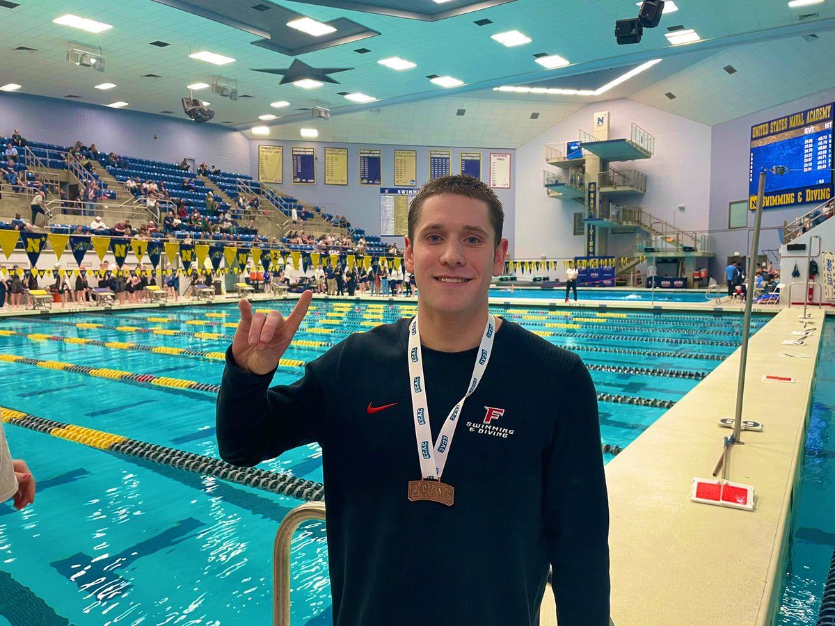 Jay Parente with a podium finish tonight! 

#StagsCompete