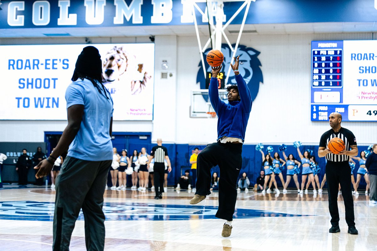 CULionsFB's tweet photo. Support your local hoops! 🏀🦁 
@CULionsWBB @CULionsMBB 

F.I.G.H.T. 

#RoarLionRoar 🦁 // #OnlyHere 🗽 https://t.co/KnXZBjXGlE