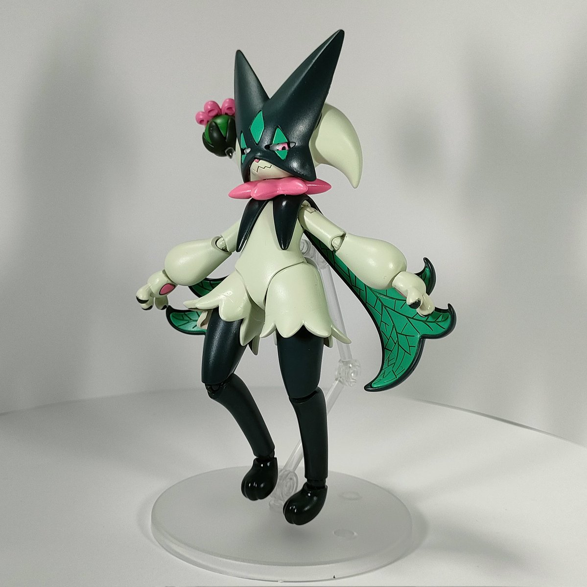 ポケプラ56よりマスカーニャのプラモデルを組み立て塗装しました。 目