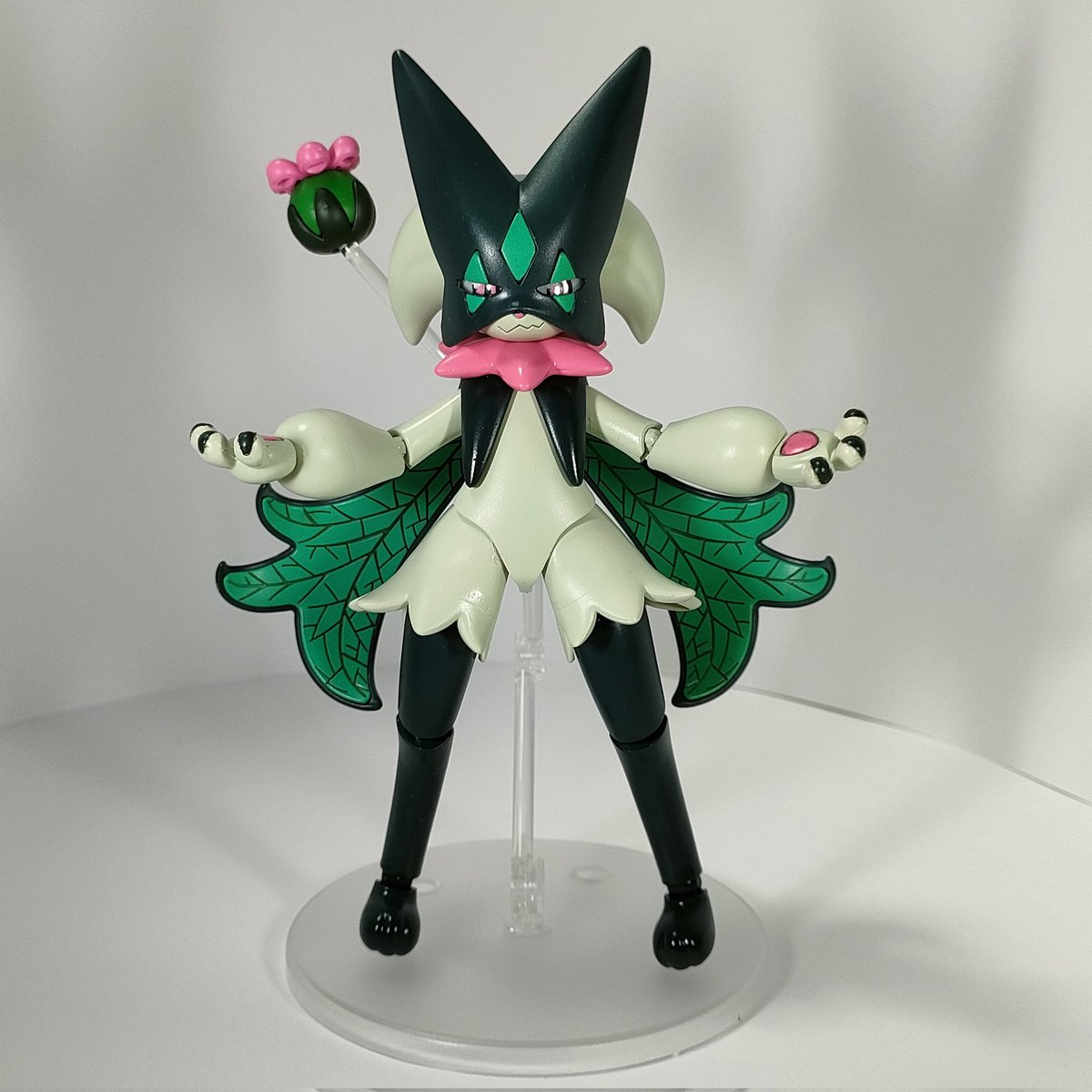 ポケプラ56よりマスカーニャのプラモデルを組み立て塗装しました。 目