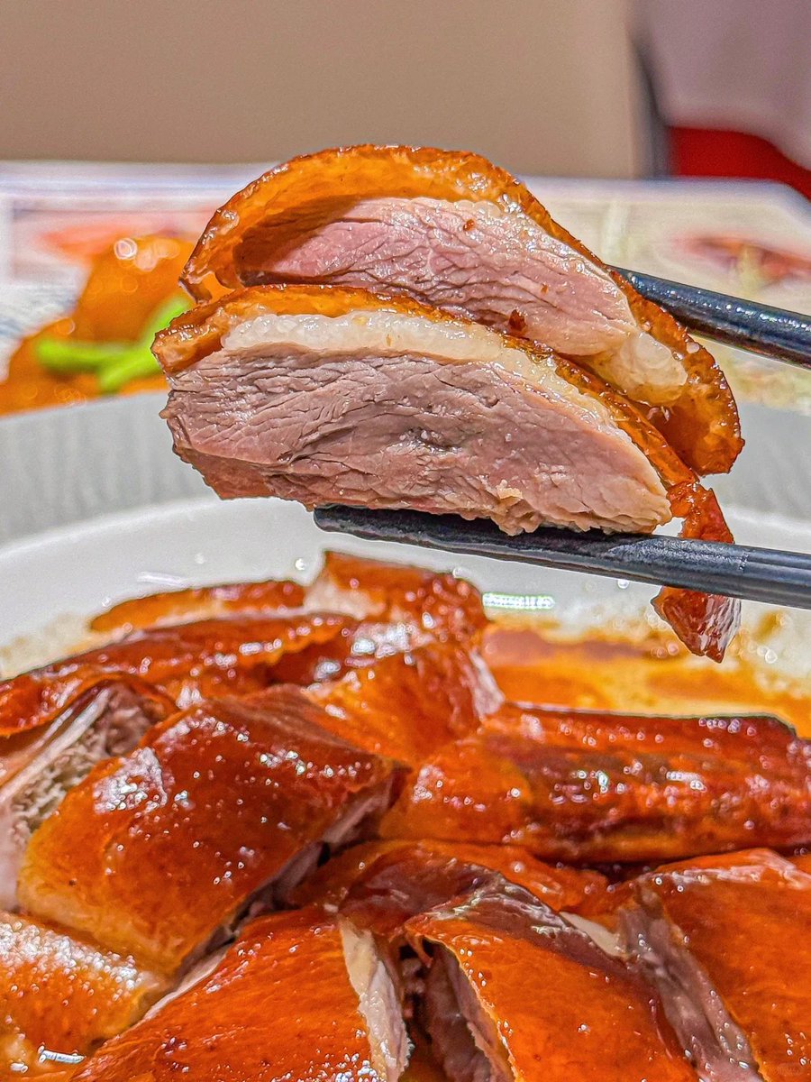 一口食べると果汁が溢れてきて気持ちいいです。