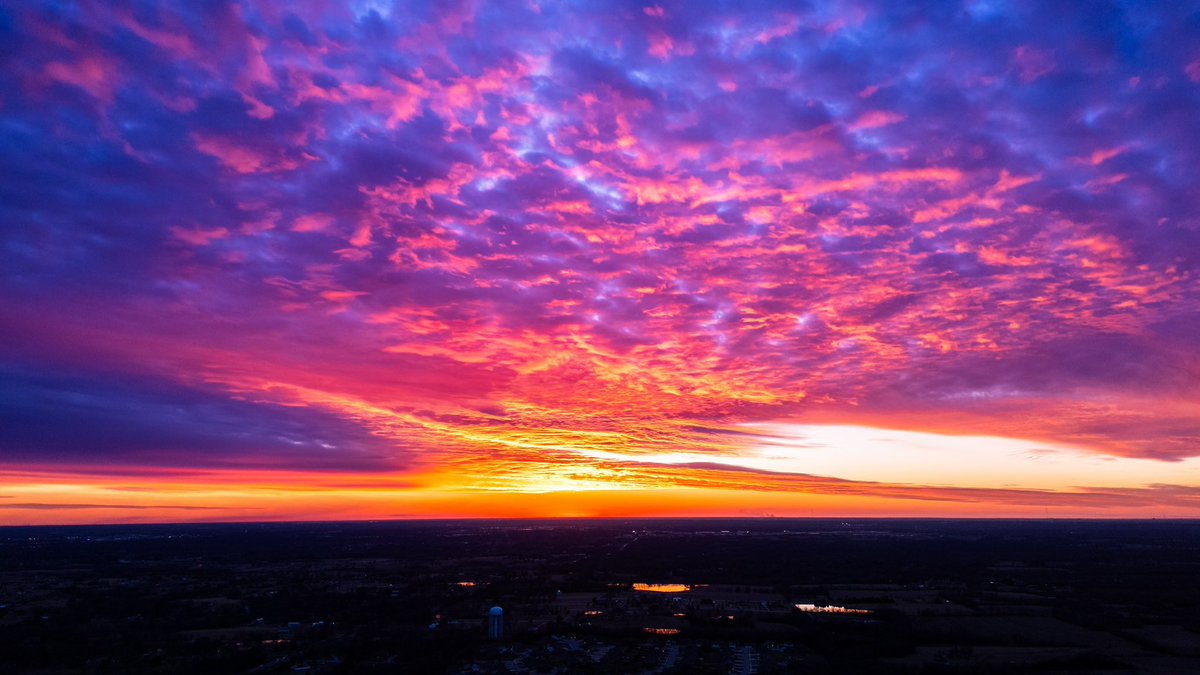 Ben (@runningninja23) on Twitter photo So many pretty sunrises and sunsets this week 😍 <a href="/fox4wx/">Fox 4 Weather KC</a> <a href="/MBogowith/">Michelle Bogowith</a> <a href="/KarliRitter/">Karli Ritter</a> <a href="/AlexCounteeWX/">Alex Countee</a> <a href="/JacobLanierWx/">Jacob Lanier</a> So many pretty sunrises and sunsets this week 😍 <a href="/fox4wx/">Fox 4 Weather KC</a> <a href="/MBogowith/">Michelle Bogowith</a> <a href="/KarliRitter/">Karli Ritter</a> <a href="/AlexCounteeWX/">Alex Countee</a> <a href="/JacobLanierWx/">Jacob Lanier</a>