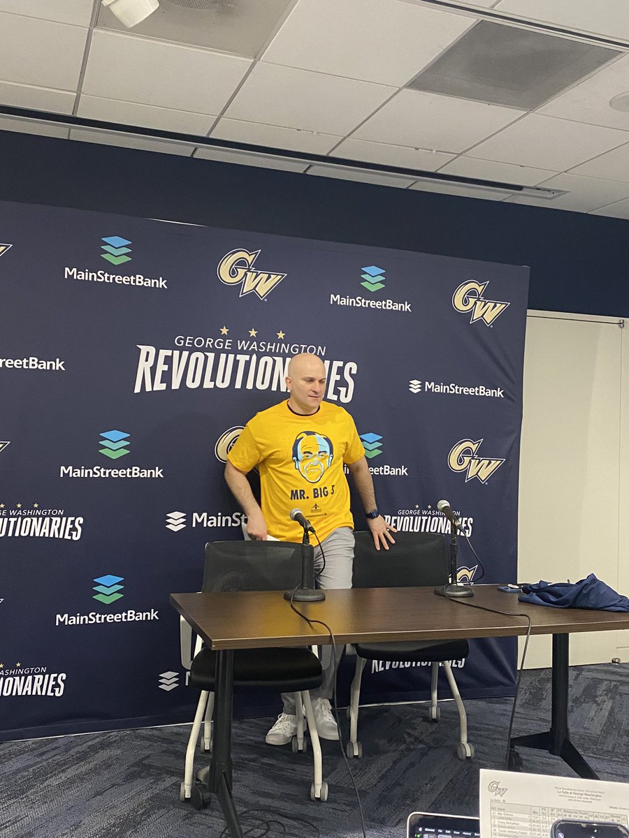 Chris Caputo rocking the Fran Dunphy shirt at the postgame press conference. 

Began his opening statement talking about how much Dunphy means to him.

“I can’t believe I’m a head coach in a league with someone like Fran Dunphy.”