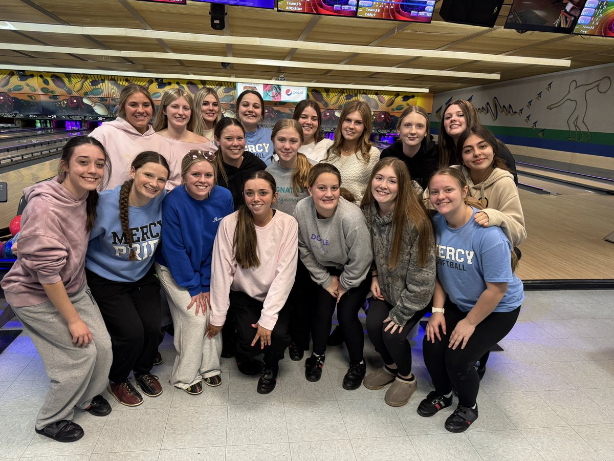 Team Bonding 2025 💫 Had a great night with the team last night! Looking foward to the season 🥎🩵🐆<a href="/mercy_softball/">Mercy Jaguars Softball</a>