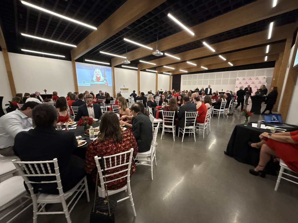 ejohnsonNEWS's tweet photo. Tonight @Fareway_Stores joins dozens of other Iowa companies to celebrate the dollars raised for @VarietyIowa at the #RedParty. Happy to announce we’re contributing $300k to their efforts. https://t.co/PJ8CpI4zvS