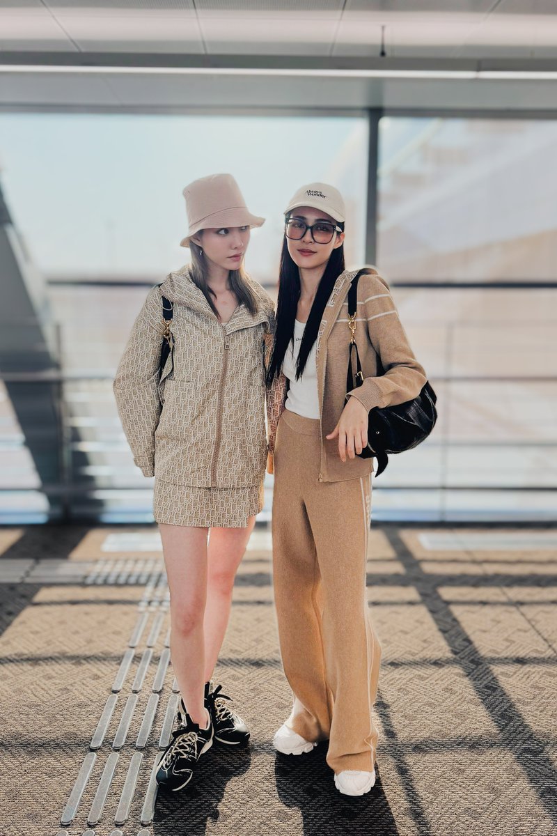 หอมกลิ่น ครัวซองต์ 🥐🇫🇷🛫

LINGORM FLY TO DIOR PARIS
#LingOrmFlyToDiorAW25
#DiorAW25 #Dior <a href="/Dior/">Dior</a>