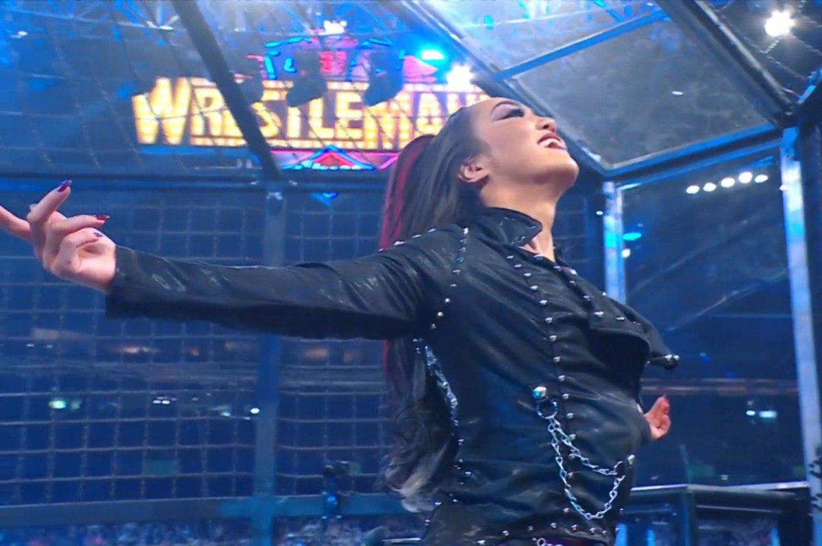 IntrovertedRoxy's tweet image. The Goat.