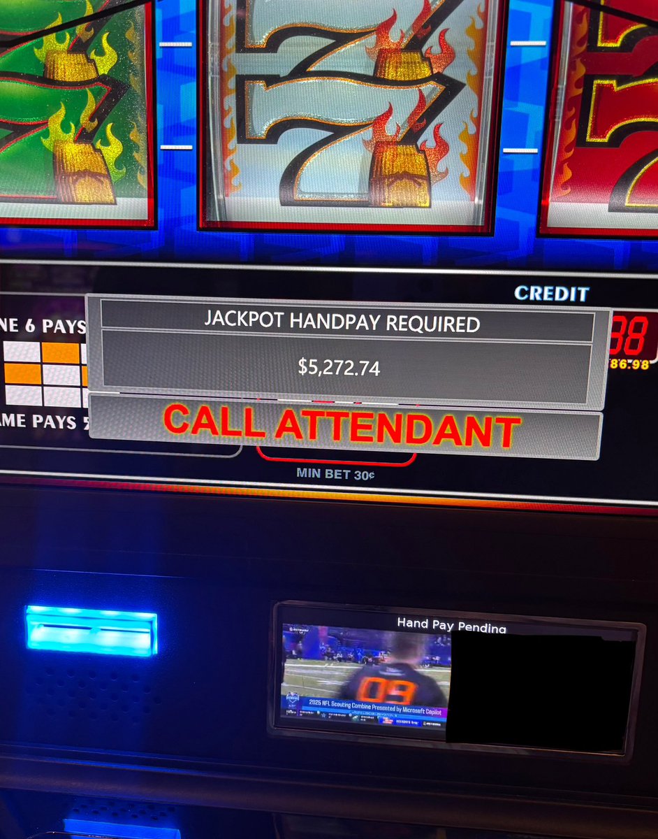 matoimiia's tweet image. i gambled at a casino for the first time it’s literally just like balatro