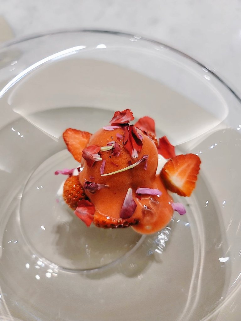 satomin_room's tweet photo. 誕生日には例年抱負を設定しがち
#さとみんログ
#Top100Restaurant
#InnovativeFrench
#gastronomy
#Japan https://t.co/ihXzIJIXV0