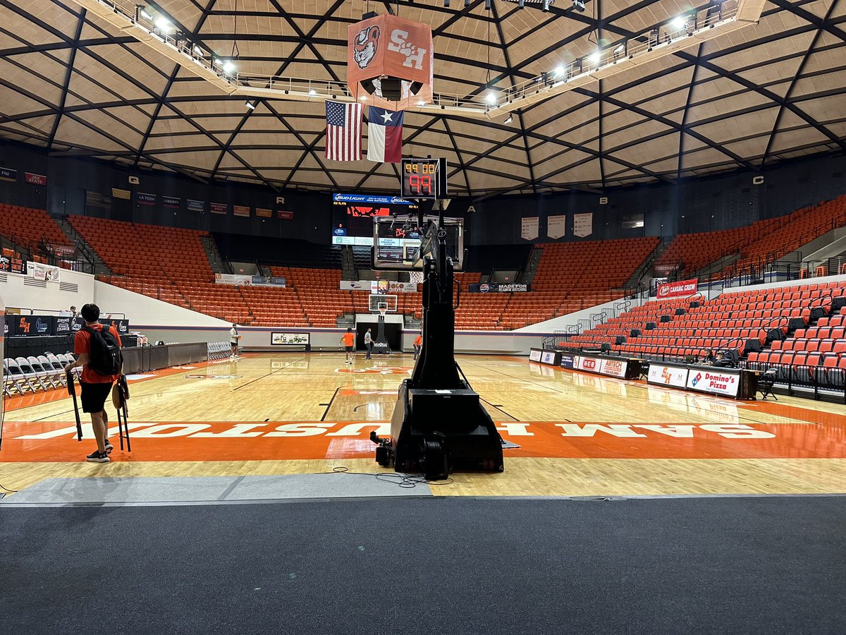 Cobe Lebron Landry tweet media