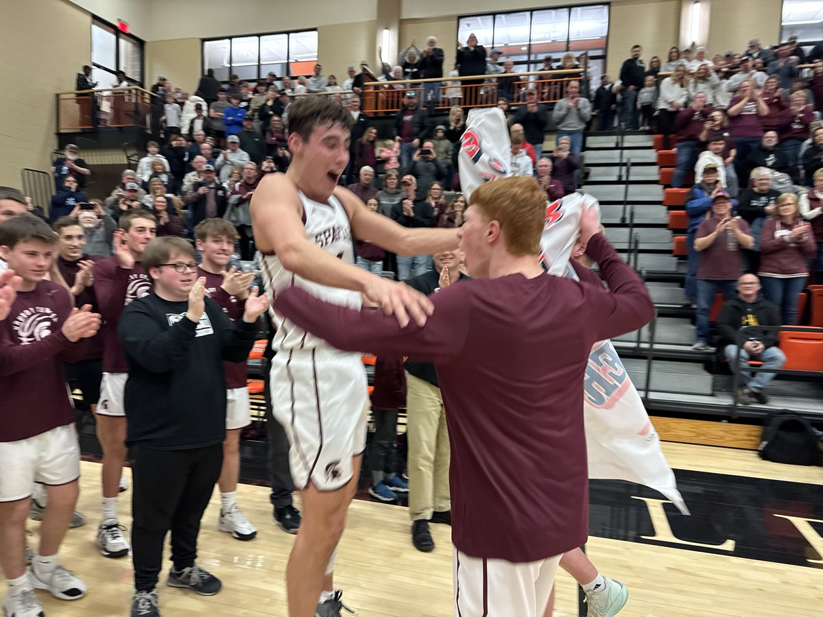 Grundy Center will make back to back trips to the 2A state tournament after topping Northeast 71-62. #iahsbb