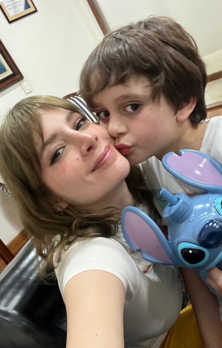 El día de ayer recuperé a mi hijo después de 38 días que fui privada de cualquier contacto con él.Agradezco a las autoridades que actuaron apegadas a la ley. Pude demostrar ante estas, la falsedad de las acusaciones en mi contra. Hoy mi hijo está donde debe estar
Dios es bueno🙏