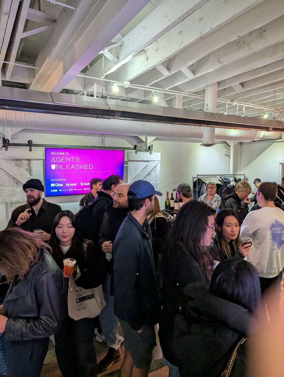 bradrian_0x's tweet photo. Agents Unleashed kicking off🌝 https://t.co/WaNcL5ubRT