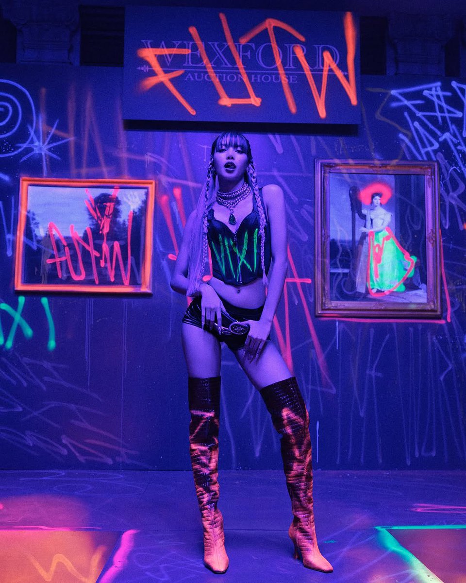 LiliesHome_'s tweet photo. ICONIC🔥

🔗 https://t.co/VbNRO3SyS6

#LISAxAlterEgo https://t.co/qVCSe30bYE