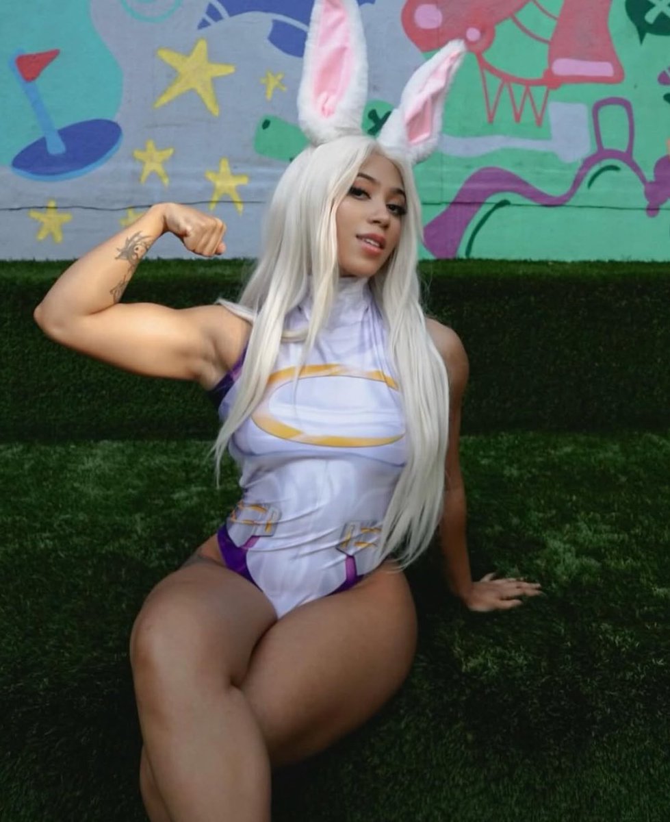 frizzyimposter's tweet photo. did I do her justice? https://t.co/M1zZzDigRp