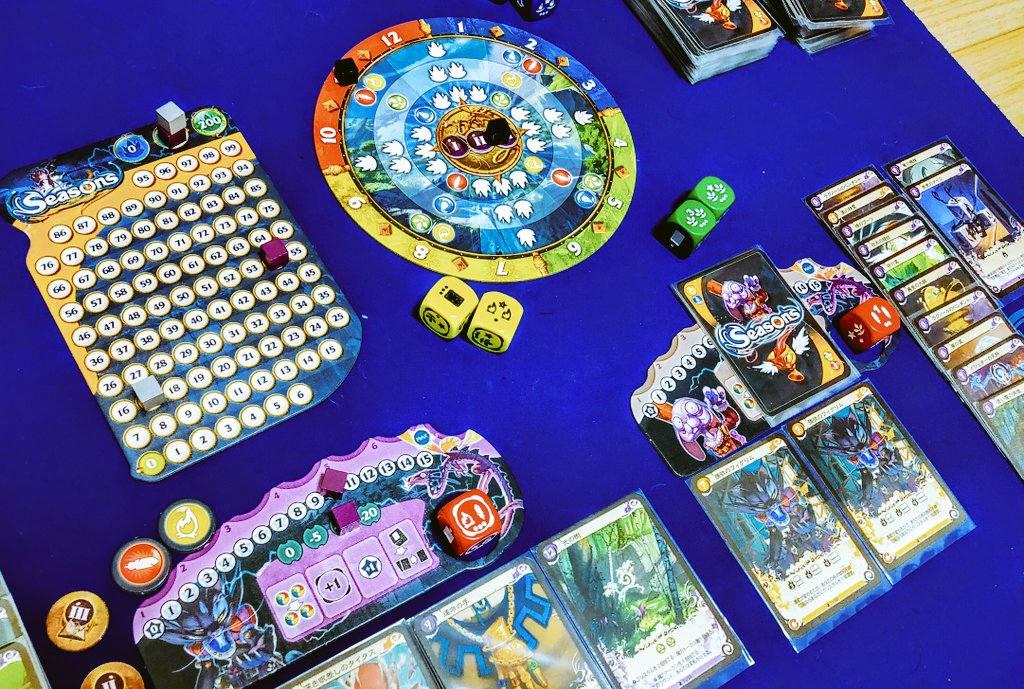 boardgesuke's tweet photo. 十二季節の魔法使い 🧙‍♂️🎲🧙

カードゲームがやりたいと久々に。非公式ソロボットと魔法使いの研鑽レベルを競い合う

カードドラフト、ダイスピック、魔力リソースを支払い、使い魔の召喚や魔道具カードを使う

カードには即時・永続・適宜効果があり、インタラクションは実は程々。対戦したくなるな😊 https://t.co/wWjiwsmZ3f