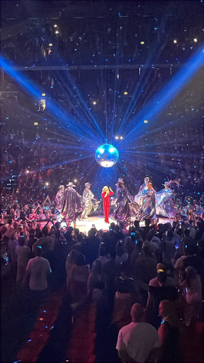 Last night my queen <a href="/kylieminogue/">Kylie Minogue</a> DELIVERED. Wow wow wow.Big thanks to <a href="/MrSteveAnderson/">Steve Anderson</a> for an insane package of bangers! But 1 question for you - did i hear a bit of “The One” mixed into Locomotion? (the One being my all time number 1 KM song) #KylieMinogue #TensionTour 🪩💃🏼❤️