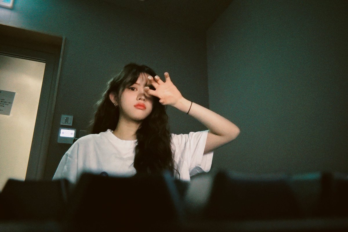 illitweverse's tweet photo. 🌟 #MINJU | 250302

🐰: Photos I couldn't upload.. 🙃

#ILLIT #아일릿 @ILLIT_official @ILLIT_twt https://t.co/d0Stpa3y2S