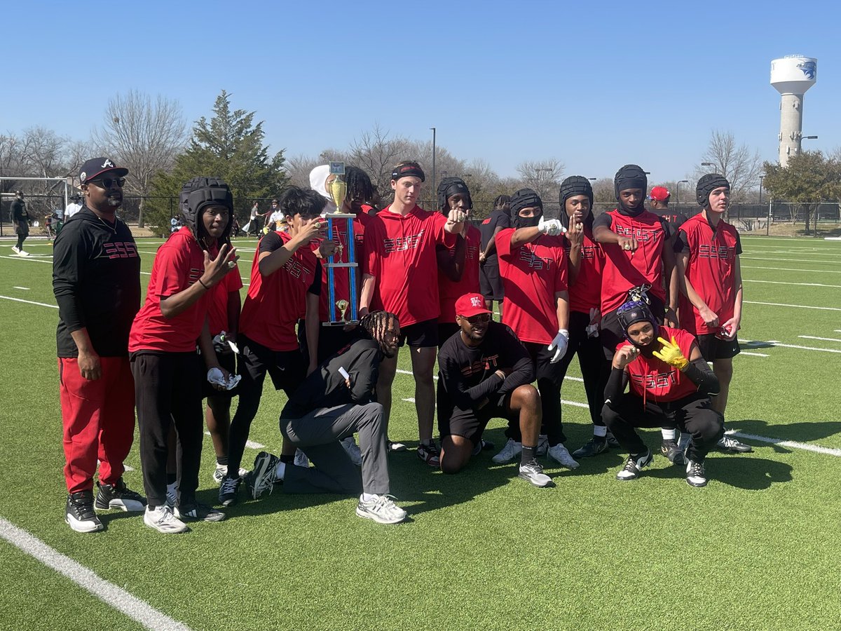 MontezRoberts__'s tweet image. Great tournament with my team today we played great and came out first place with the ring and many more to come. @CTHS_RangersFB @RicklanHolmes @brgridiron @DfwTopTalent