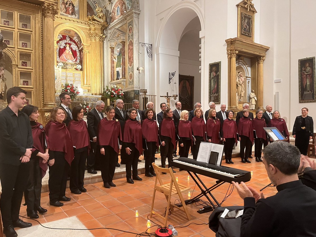 Gracias a la Coral Contraste de Sonseca por poner la nota 🎵 musical al III Pregón en honor a nuestra Madre la Virgen de la Caridad.