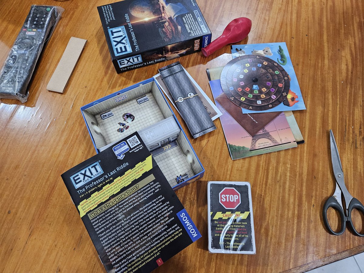 rgsunico's tweet photo. Tobie and I went through an #ExitTheGame together after our guest left. This one was very charming with some very delightful puzzles.
#TAGSessions #TabletopGames #BoardGames #ExitStrategies https://t.co/tdmsJlw7J7