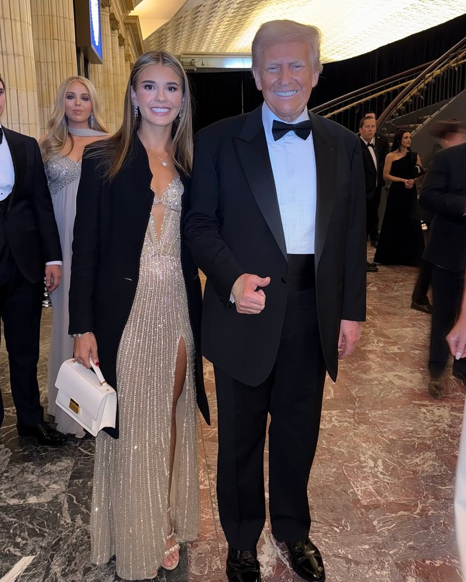 I'm a Proud TRUMPER raise your hand if you love GRANDPA!