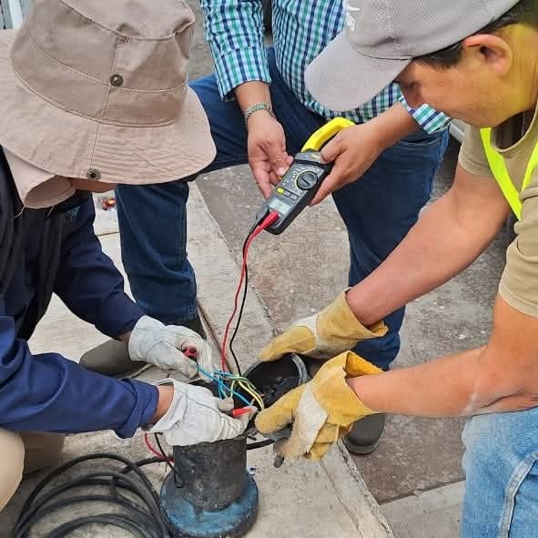 OpdapasLerma's tweet photo. 💦🔧 Mantenimiento a la infraestructura hidráulica.

🔹 Mejoramos el control en la PTAR de Galaxia-Paseos de Lerma.
🔹 Reparamos la motobomba en la PTAR del Porvenir II.

¡Tu pago mantiene el servicio! 💙💧
 #LermaSomosTodos
💙💧👷🏻‍♂️
@miguelarponce 
@NayithArmanta https://t.co/1v2uxBJLjq