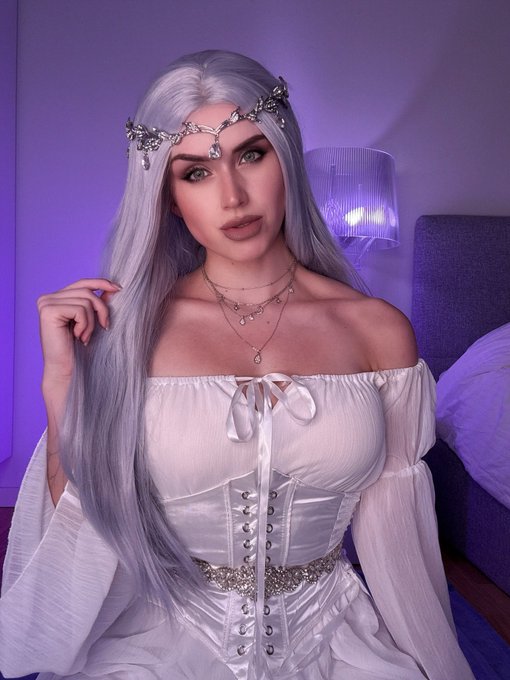 May the Moonmaiden protect you ??✨? https://t.co/JxNJNOzcOp