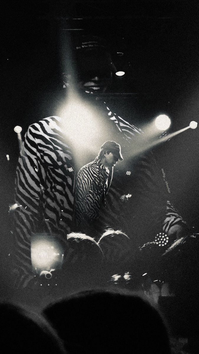 khhspain's tweet photo. @wavycolde in Madrid 📸🩵 

[ #concert #madrid #colde ] https://t.co/pc28tpIcjH