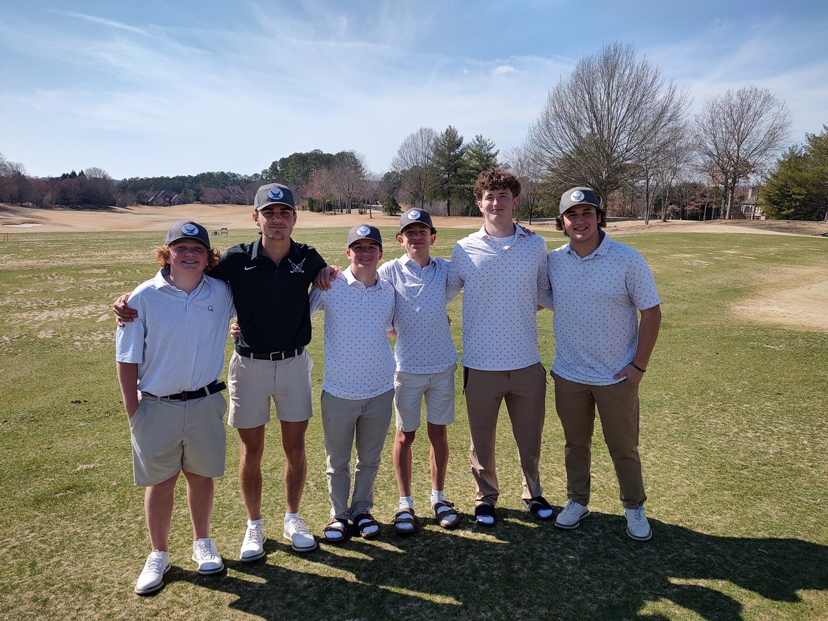 SoFogolf's tweet image. Rough start but our guys grinded out a 9th place finish in a loaded field of 17 teams. And our guy @MichaelMissos2 finished 15th overall.
Big thanks to @NGHSGolf & @bearsbestatl for another great tournament.