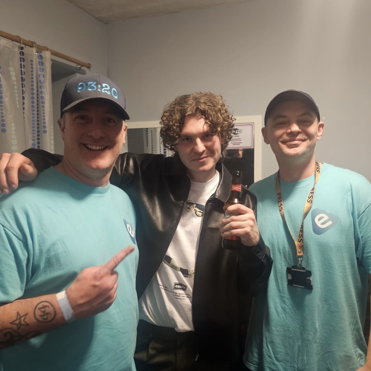 Portsmouth’s Express FM (@expressfm) on Twitter photo ✅ First hour live from <a href="/WedgewoodRooms/">Wedgewood Rooms</a> for the Road To <a href="/VictoriousFest/">Victorious Festival</a> Final!
🎶 <a href="/jonbrowntv/">Jon Brown</a> & <a href="/PaulSwampyMarsh/">Paul Marsh 💙</a> have caught up with last year’s winners <a href="/crystaltidesuk/">Crystal Tides</a> as well as two of tonight’s hopefuls, <a href="/mimiraemusic/">MIMI RAE</a> and Owen Vincent! ✅ First hour live from <a href="/WedgewoodRooms/">Wedgewood Rooms</a> for the Road To <a href="/VictoriousFest/">Victorious Festival</a> Final!
🎶 <a href="/jonbrowntv/">Jon Brown</a> & <a href="/PaulSwampyMarsh/">Paul Marsh 💙</a> have caught up with last year’s winners <a href="/crystaltidesuk/">Crystal Tides</a> as well as two of tonight’s hopefuls, <a href="/mimiraemusic/">MIMI RAE</a> and Owen Vincent!