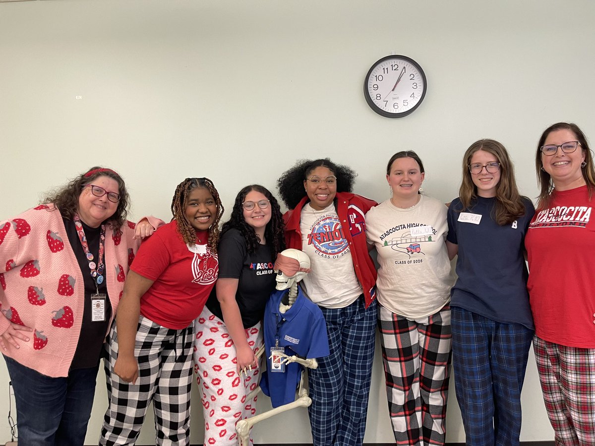 AHS Library (@ahslibrary06) on Twitter photo So incredibly proud of our Tournament of Books team! They won 1st place in the competition today!!! Their public speaking & short answers were amazing!! They won some really great prizes and books!Congratulations!!!! <a href="/HumbleISD_AHS/">The Atascocita HS</a> <a href="/AtascocitaLib/">Atascocita Library</a> <a href="/HumbleISD_lib/">Humble ISD Libraries</a> So incredibly proud of our Tournament of Books team! They won 1st place in the competition today!!! Their public speaking & short answers were amazing!! They won some really great prizes and books!Congratulations!!!! <a href="/HumbleISD_AHS/">The Atascocita HS</a> <a href="/AtascocitaLib/">Atascocita Library</a> <a href="/HumbleISD_lib/">Humble ISD Libraries</a>