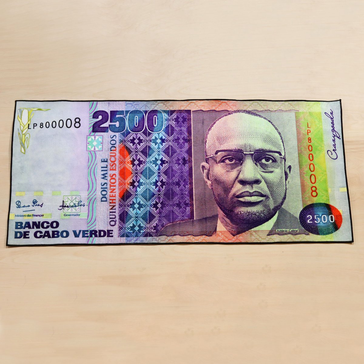crazygoodz's tweet image. CV Amílcar Cabral Banknote Rug 

Designed to resemble the iconic banknote, it’s the perfect statement piece for any space.

#crazygoodz #banknote #lifestylebrand #amilcarcabral #ruglove #rug #caboverde